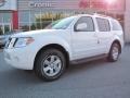 Avalanche White - Pathfinder SE Photo No. 1