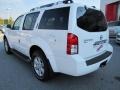 Avalanche White - Pathfinder SE Photo No. 3