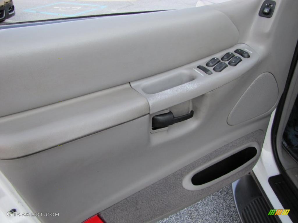 Medium Graphite Interior 2000 Ford Explorer XLT Photo #37948640