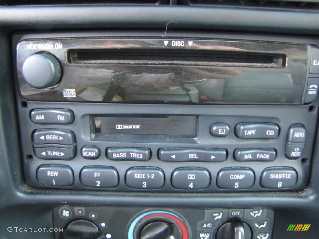 2000 Ford Explorer XLT Controls Photo #37948796