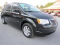 Brilliant Black Crystal Pearlcoat - Town & Country Touring Signature Series Photo No. 7