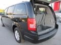 Brilliant Black Crystal Pearlcoat - Town & Country Touring Signature Series Photo No. 14