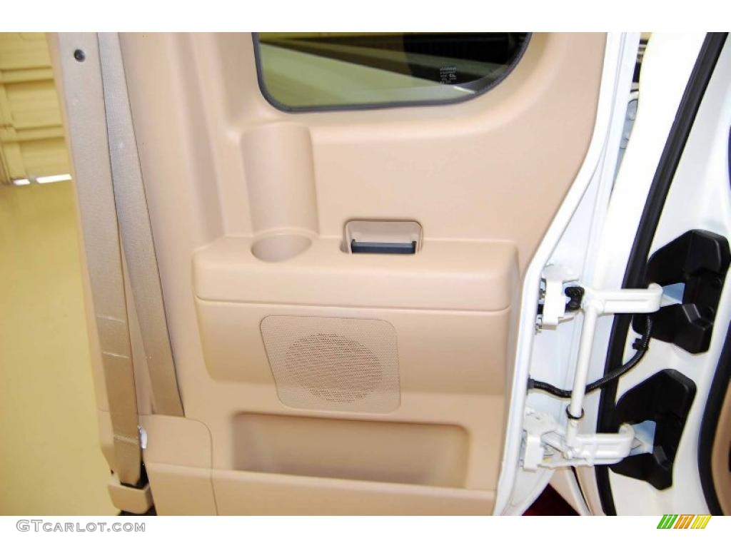 2008 Titan SE King Cab - Blizzard White / Almond photo #21