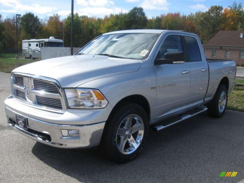 2011 Ram 1500 SLT Quad Cab 4x4 - Bright Silver Metallic / Dark Slate Gray/Medium Graystone photo #1