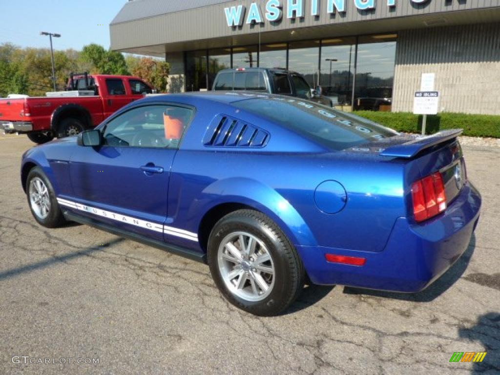 2005 Mustang V6 Premium Coupe - Sonic Blue Metallic / Dark Charcoal photo #2