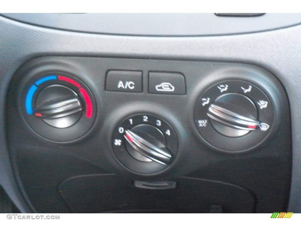2010 Kia Rio LX Sedan Controls Photo #37959864