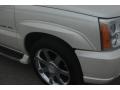 White Diamond - Escalade ESV AWD Photo No. 17