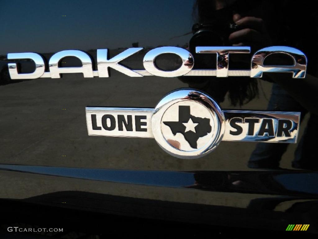 2010 Dodge Dakota Lone Star Crew Cab Marks and Logos Photos