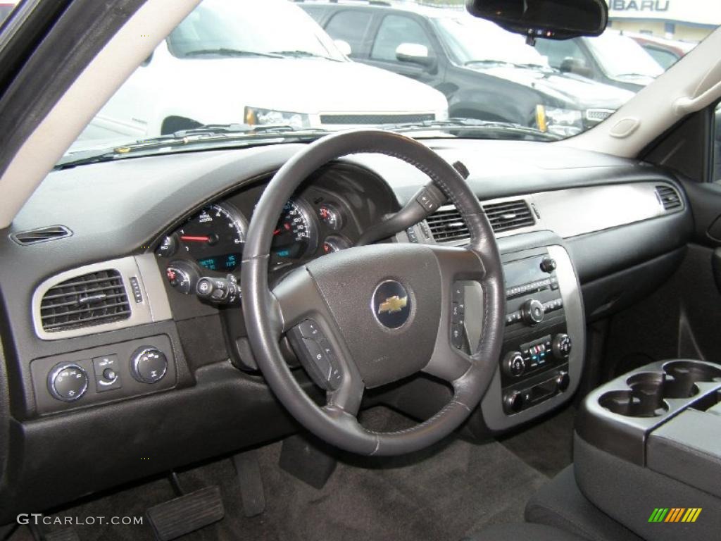 2010 Suburban LS 4x4 - Black / Ebony photo #8
