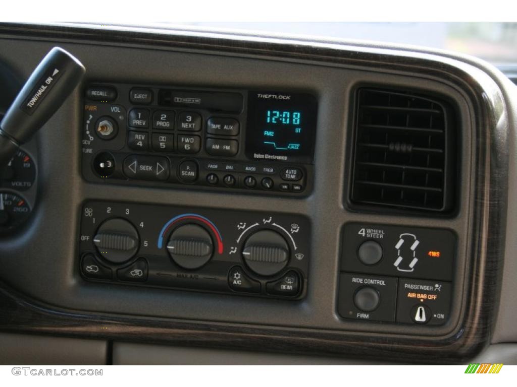 2002 GMC Sierra 1500 Denali Extended Cab 4WD Controls Photo #37961116
