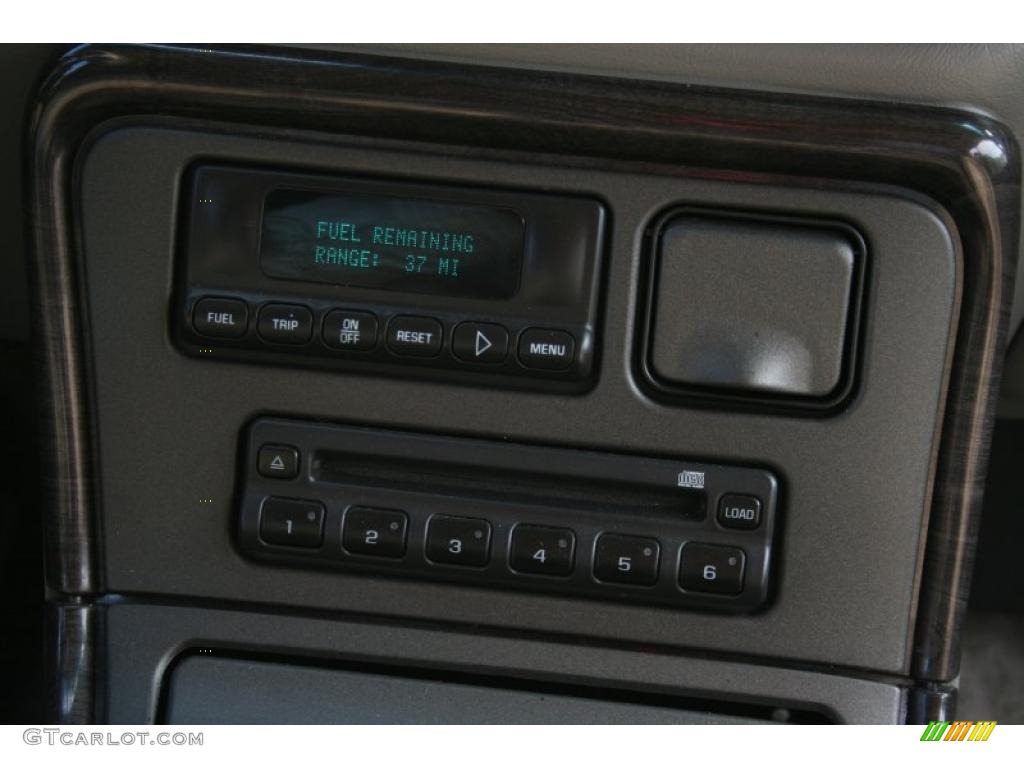 2002 GMC Sierra 1500 Denali Extended Cab 4WD Controls Photo #37961132