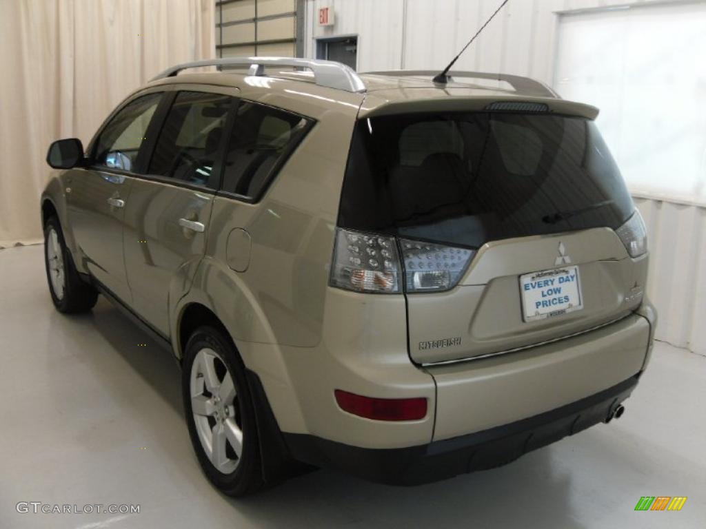 2008 Outlander XLS - Desert Sand Metallic / Beige photo #2