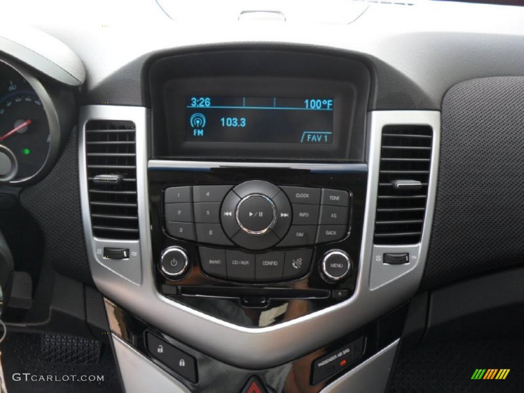 2011 Chevrolet Cruze LT Controls Photo #37966460