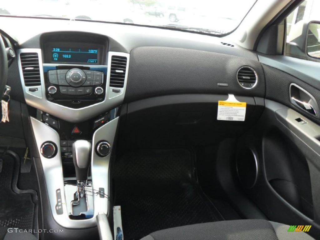 2011 Chevrolet Cruze LT Jet Black Dashboard Photo #37966572