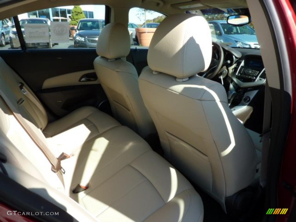 Cocoa/Light Neutral Leather Interior 2011 Chevrolet Cruze LT Photo #37967152
