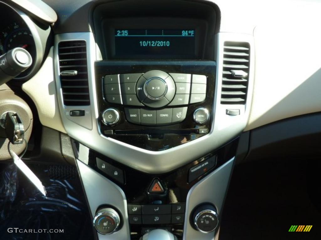 2011 Chevrolet Cruze LT Controls Photo #37967284