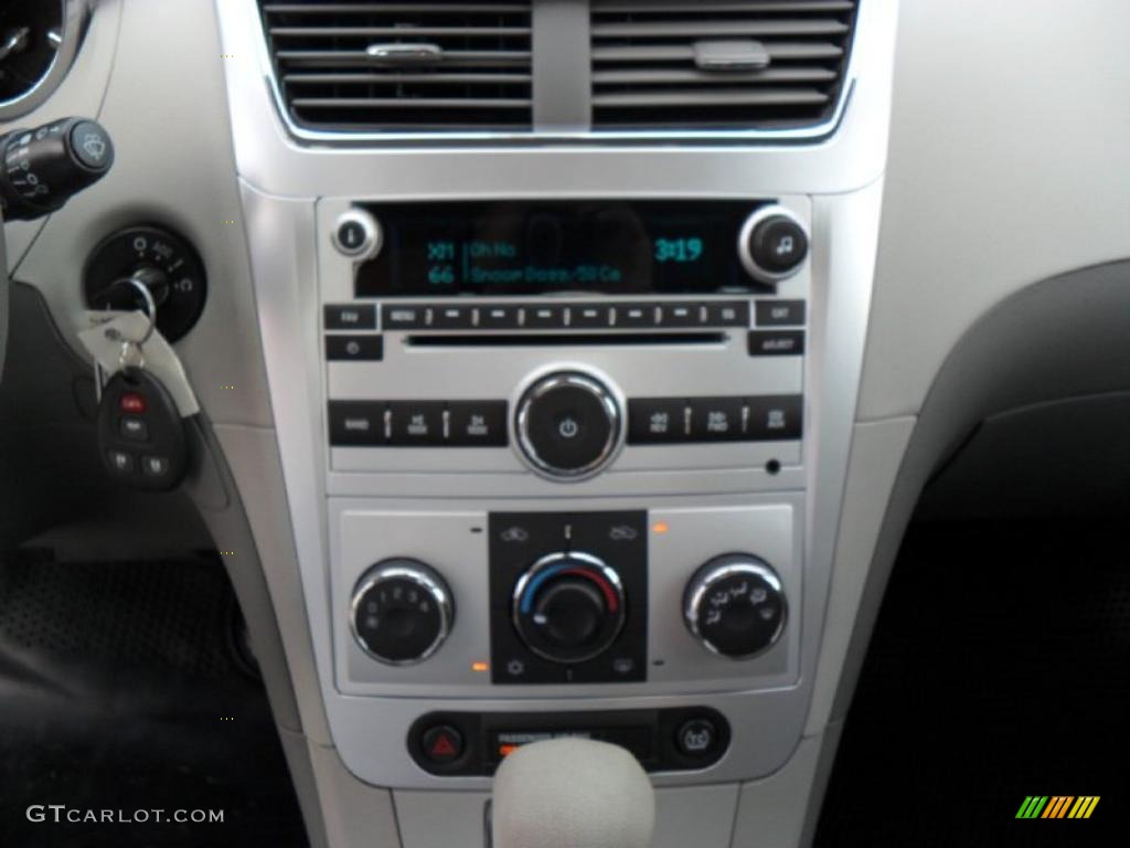 2011 Malibu LS - Silver Ice Metallic / Titanium photo #12