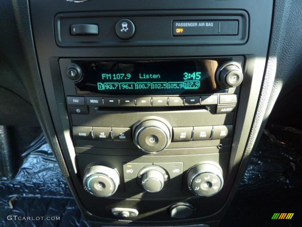 2011 Chevrolet HHR LS Controls Photo #37967888