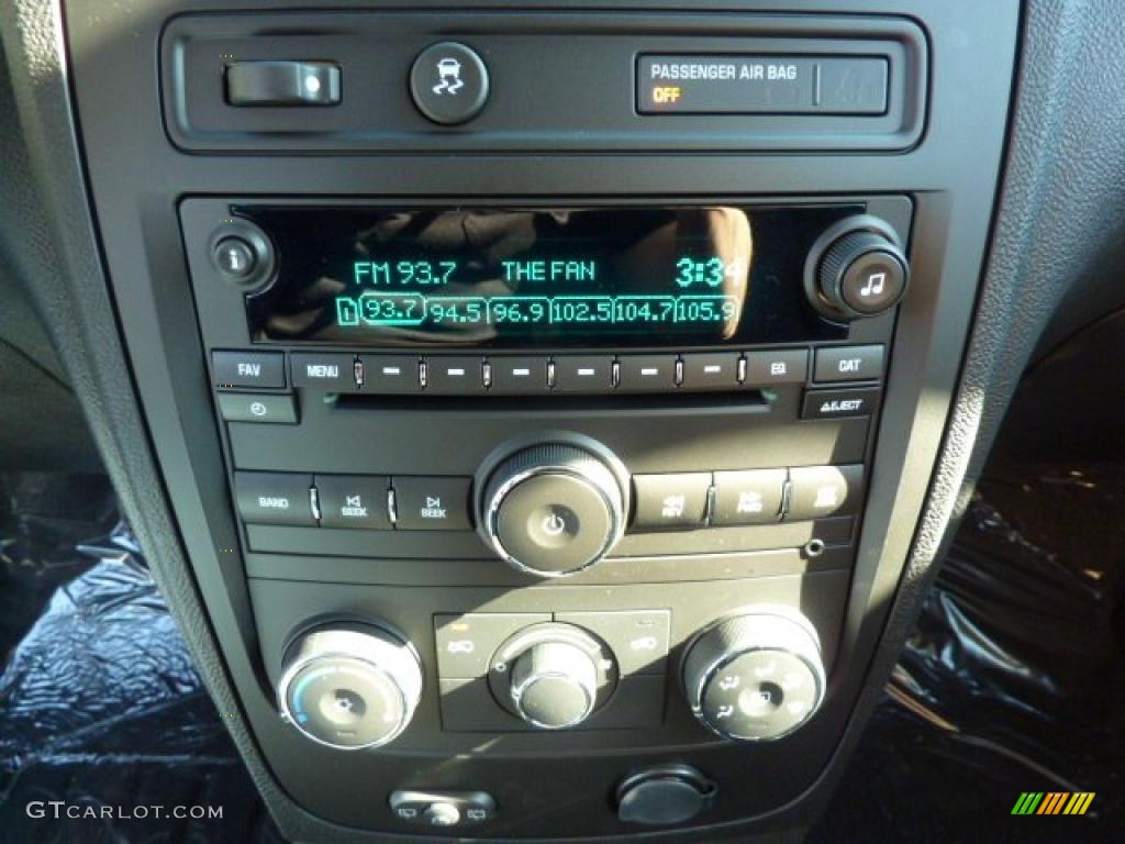 2011 Chevrolet HHR LS Controls Photo #37968220