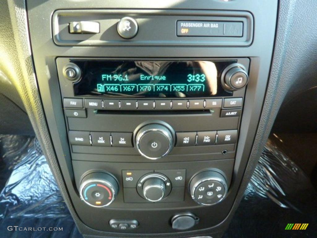 2011 Chevrolet HHR LS Controls Photo #37969360