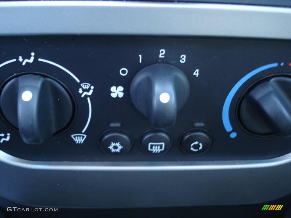 2007 Saturn ION 3 Quad Coupe Controls Photos