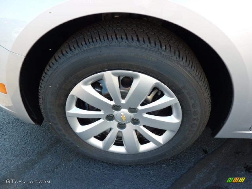 2011 Chevrolet Cruze LS Wheel Photo #37969880