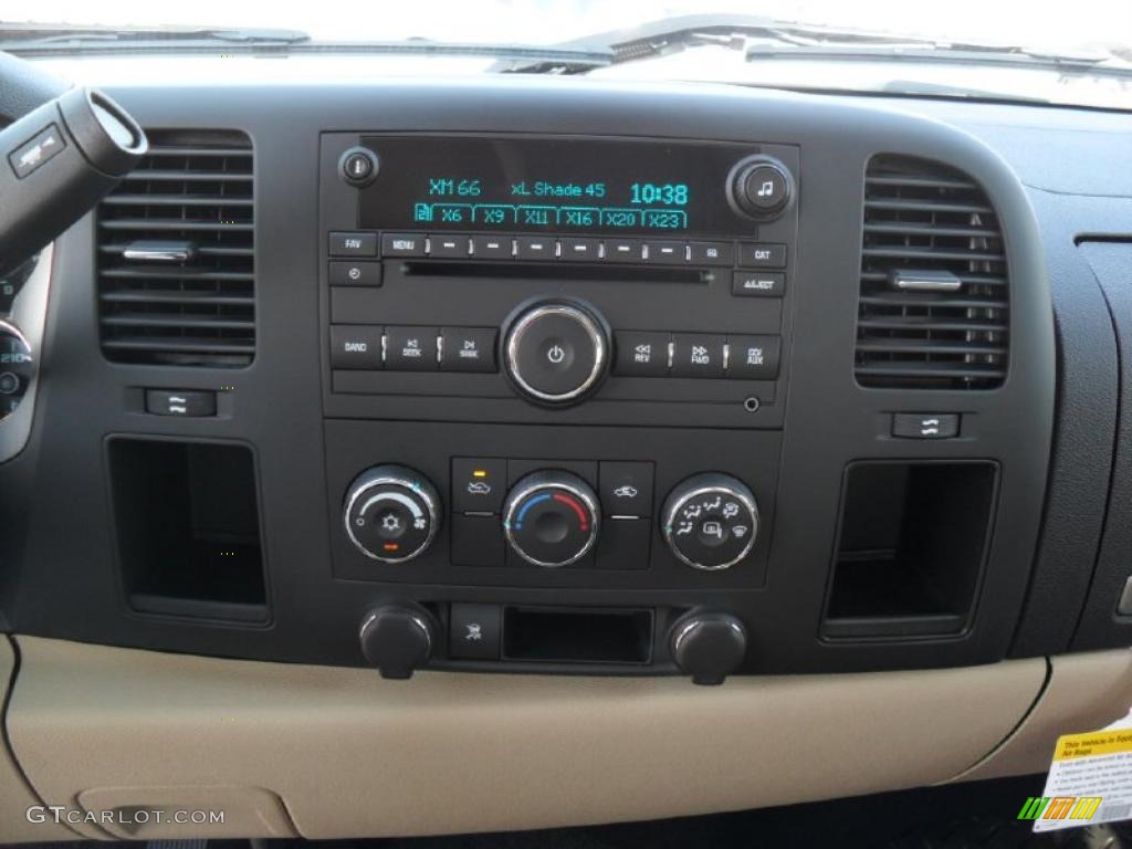 2011 Chevrolet Silverado 1500 LT Extended Cab Controls Photo #37970704