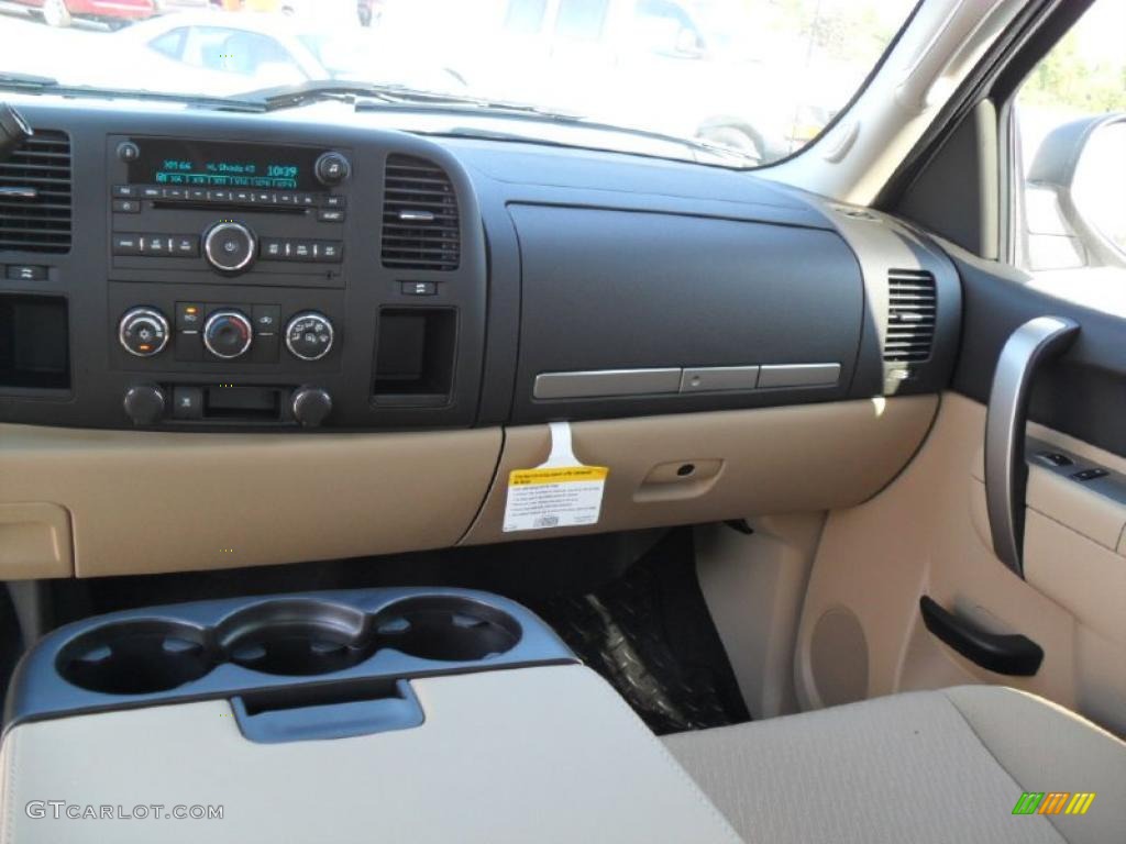 2011 Chevrolet Silverado 1500 LT Extended Cab Light Cashmere/Ebony Dashboard Photo #37970760