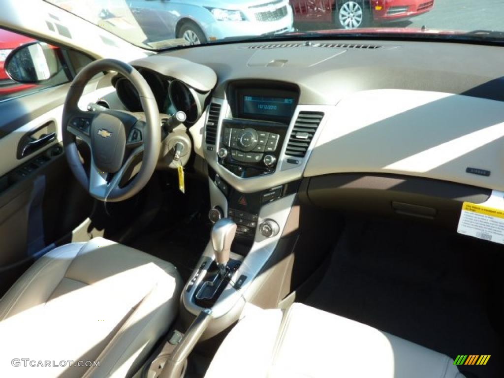 Cocoa/Light Neutral Leather Interior 2011 Chevrolet Cruze LT Photo #37971363