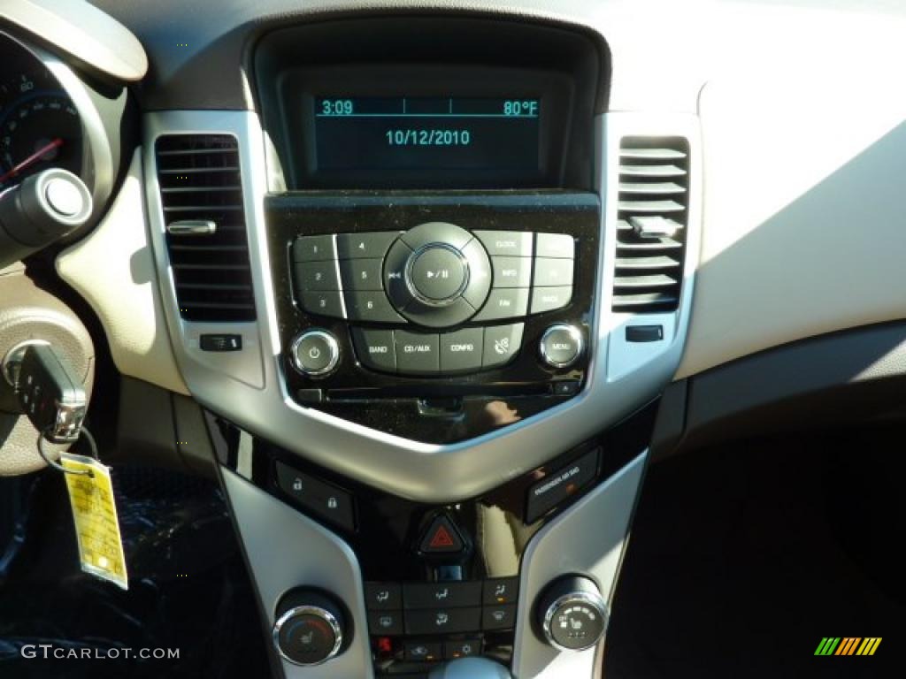 2011 Chevrolet Cruze LT Controls Photo #37971540