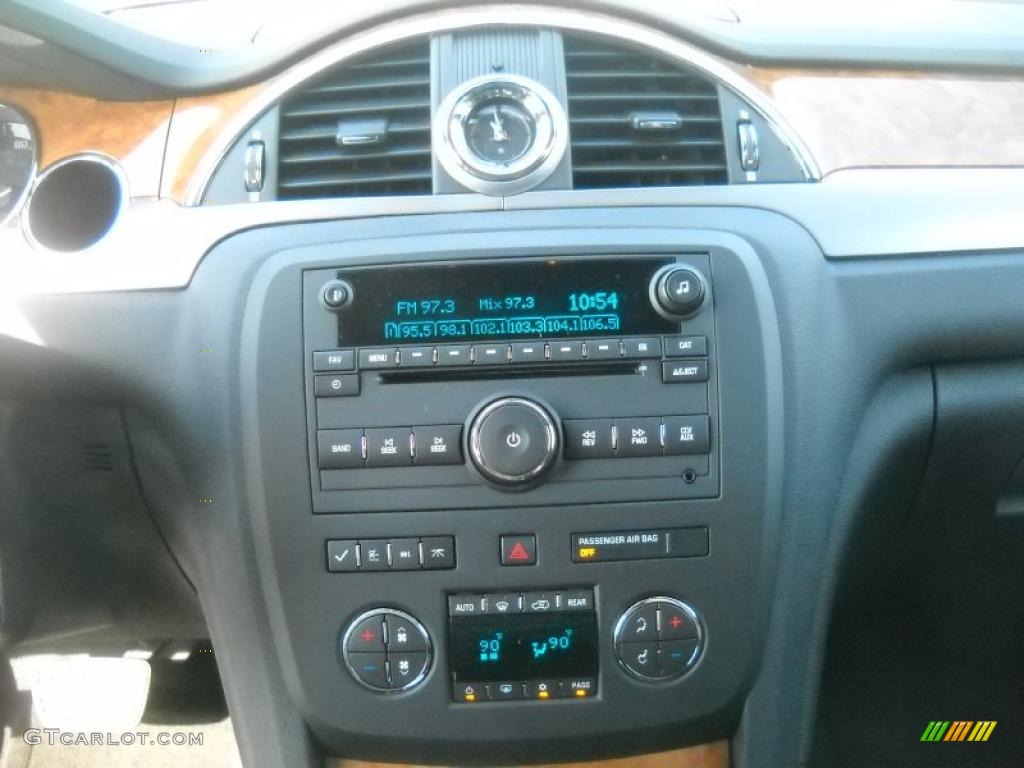 2011 Buick Enclave CXL AWD Controls Photo #37972524