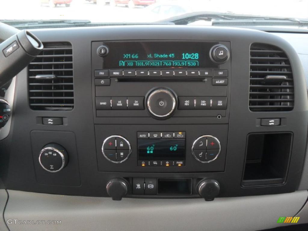 2011 GMC Sierra 2500HD SLE Extended Cab 4x4 Controls Photo #37973616