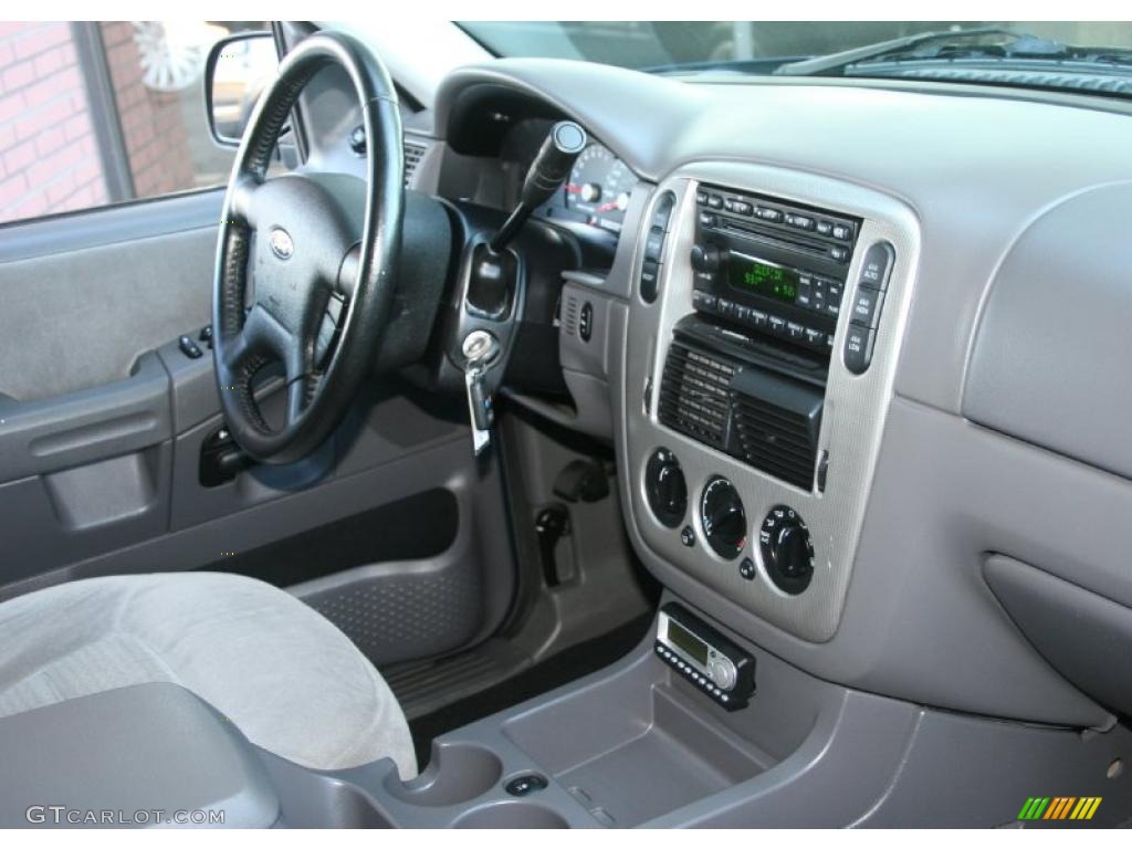 Graphite Interior 2005 Ford Explorer XLT 4x4 Photo #37974856