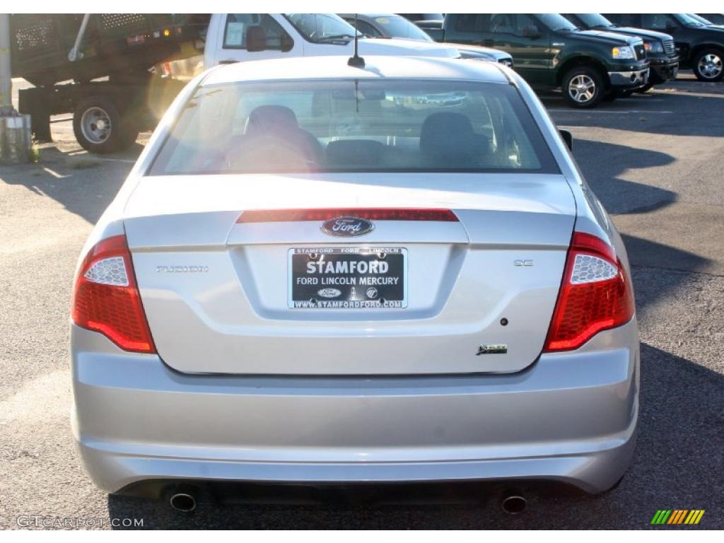 2010 Fusion SE V6 - Brilliant Silver Metallic / Medium Light Stone photo #6