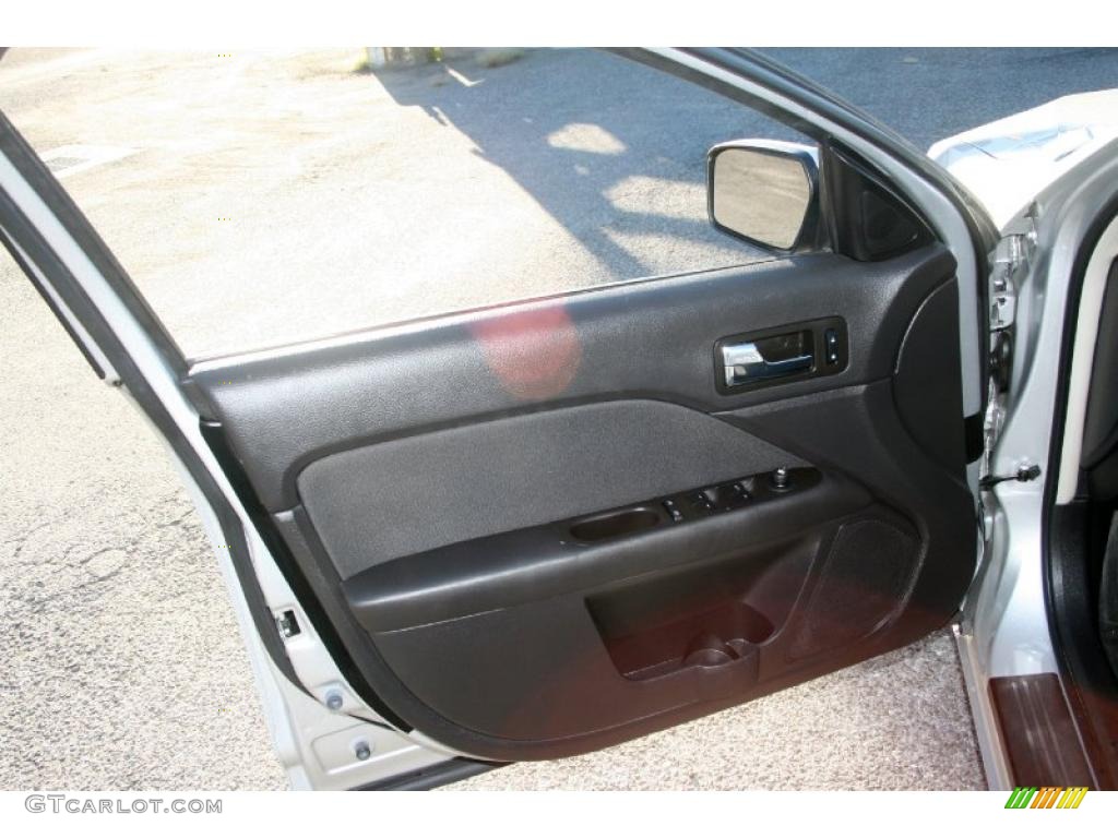 2010 Fusion SE V6 - Brilliant Silver Metallic / Medium Light Stone photo #13