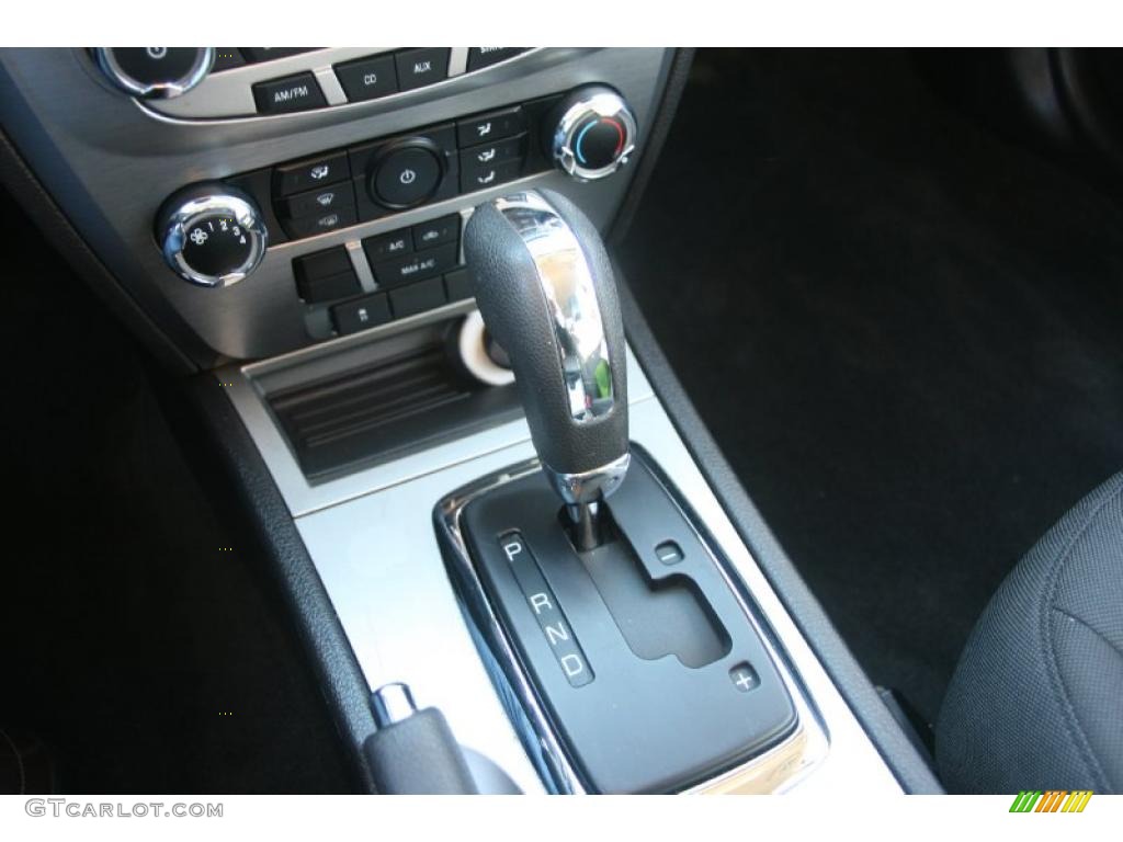 2010 Fusion SE V6 - Brilliant Silver Metallic / Medium Light Stone photo #16