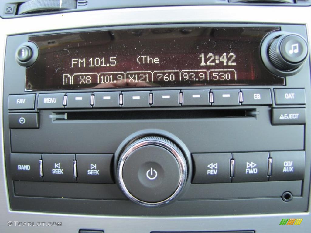 2011 GMC Acadia SL Controls Photo #37976473