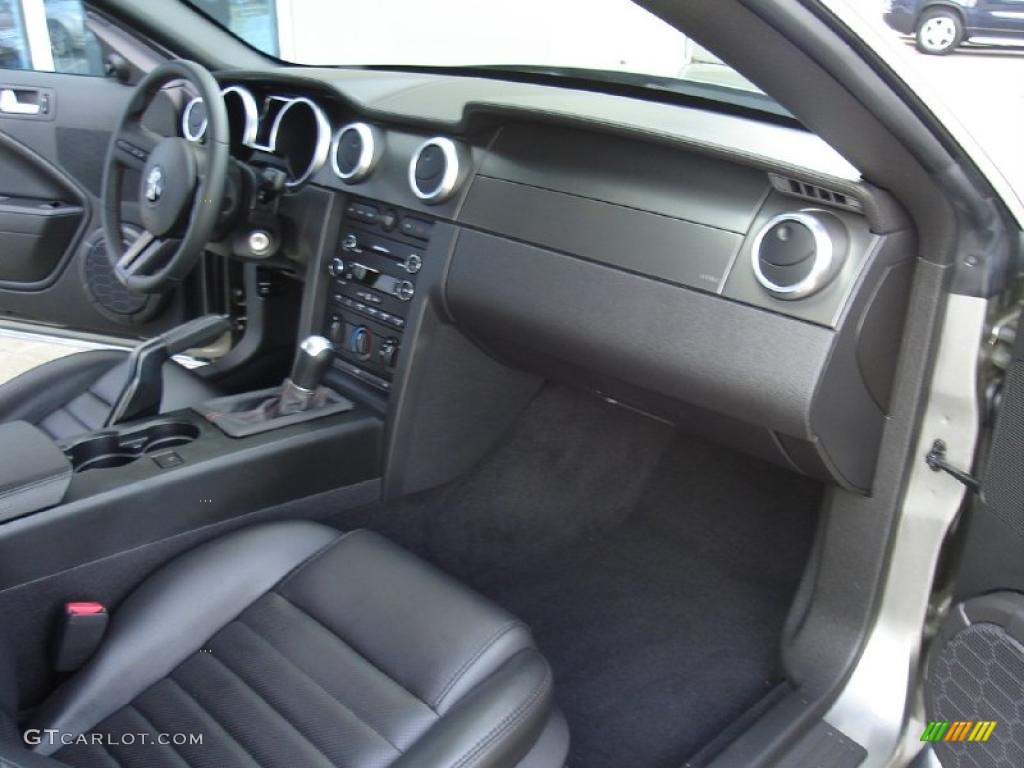 2009 Ford Mustang Shelby GT500 Coupe Black/Black Dashboard Photo #37980040
