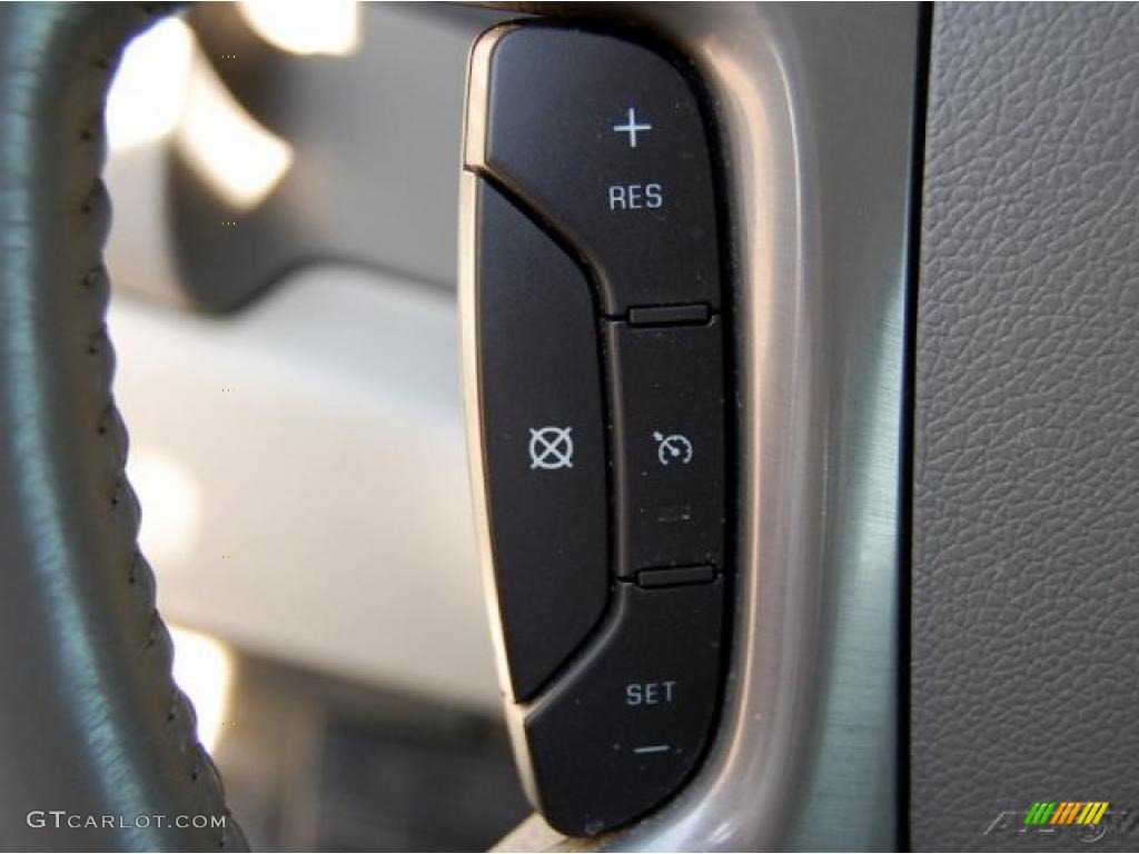 2008 GMC Sierra 3500HD SLT Crew Cab 4x4 Dually Controls Photo #37980896