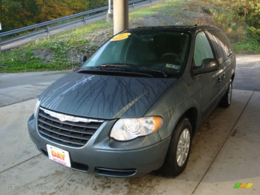 2007 Town & Country LX - Magnesium Pearl / Medium Slate Gray photo #5