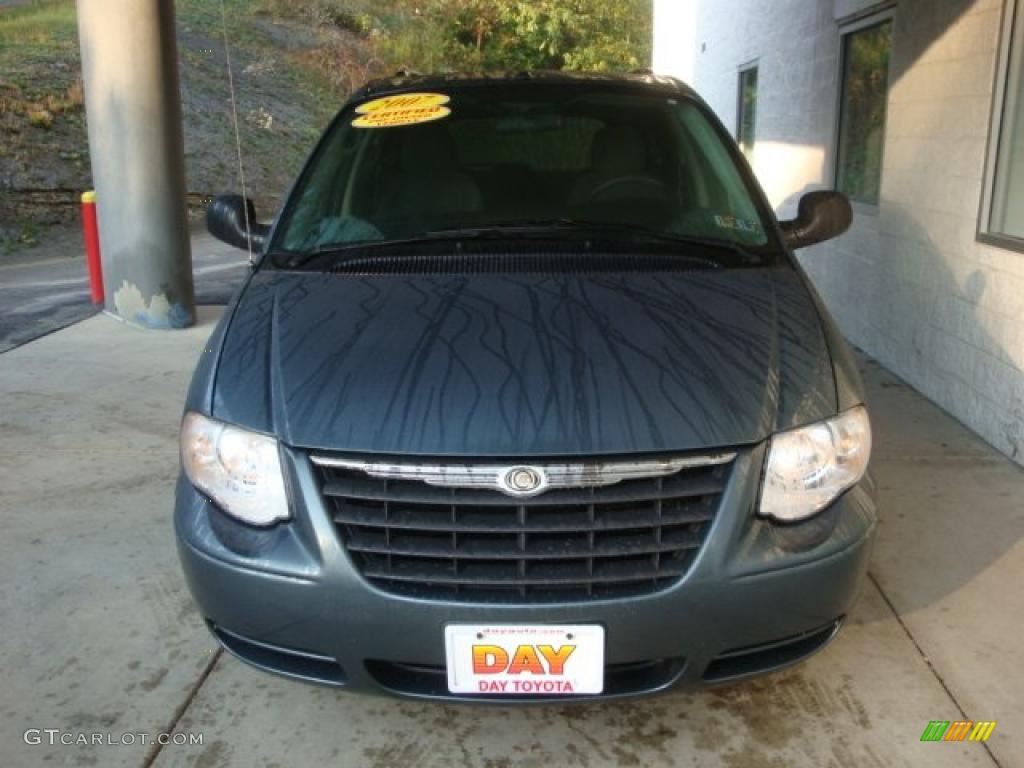 2007 Town & Country LX - Magnesium Pearl / Medium Slate Gray photo #6
