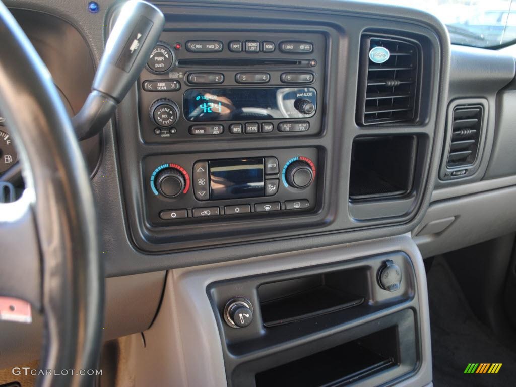 2004 Chevrolet Tahoe Z71 4x4 Controls Photo #37983244