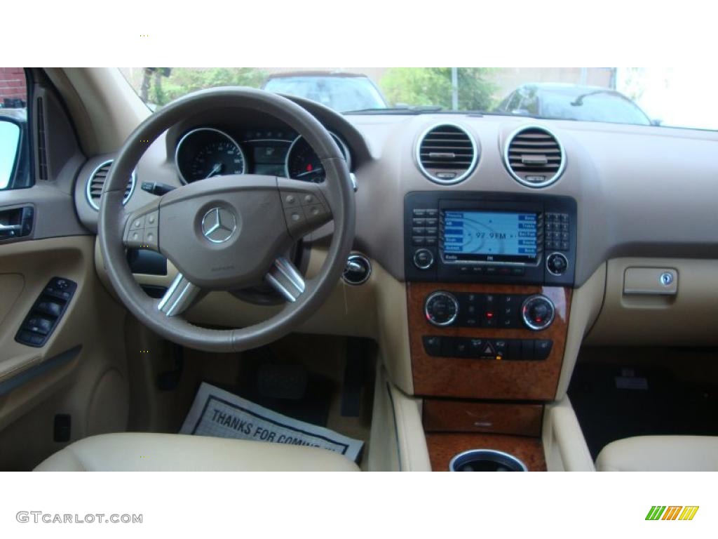 2008 Mercedes-Benz ML 350 4Matic Macadamia Dashboard Photo #37985120