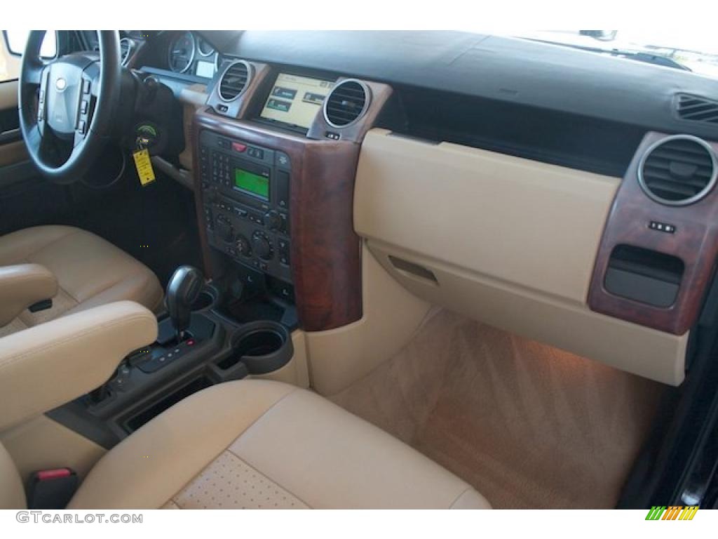 2005 Land Rover LR3 V8 SE Alpaca Beige Dashboard Photo #37988597
