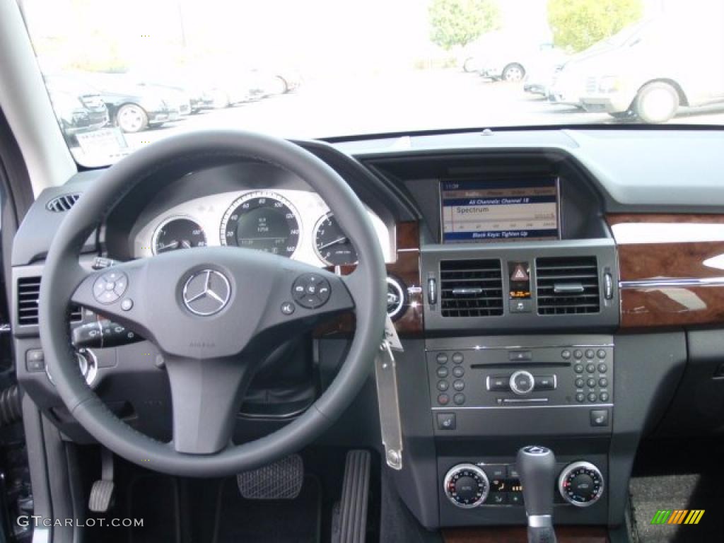 2011 Mercedes-Benz GLK 350 4Matic Black Dashboard Photo #37989429