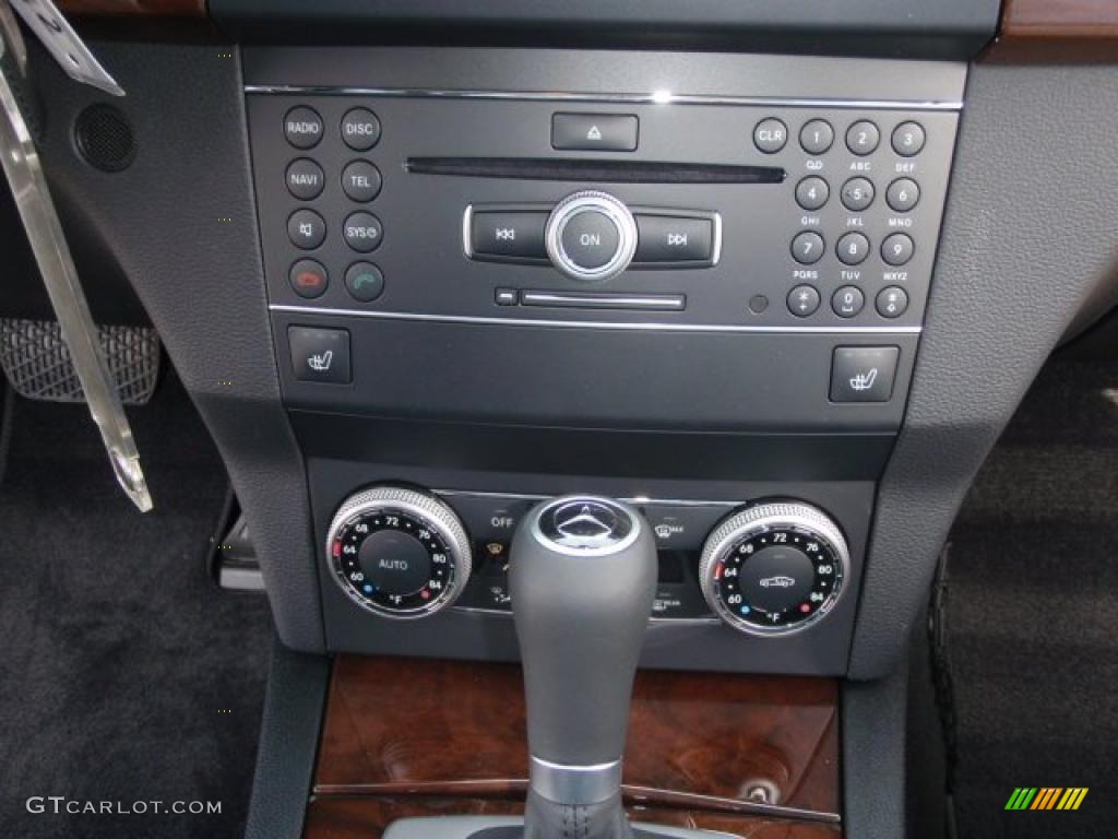 2011 Mercedes-Benz GLK 350 4Matic Controls Photo #37989541