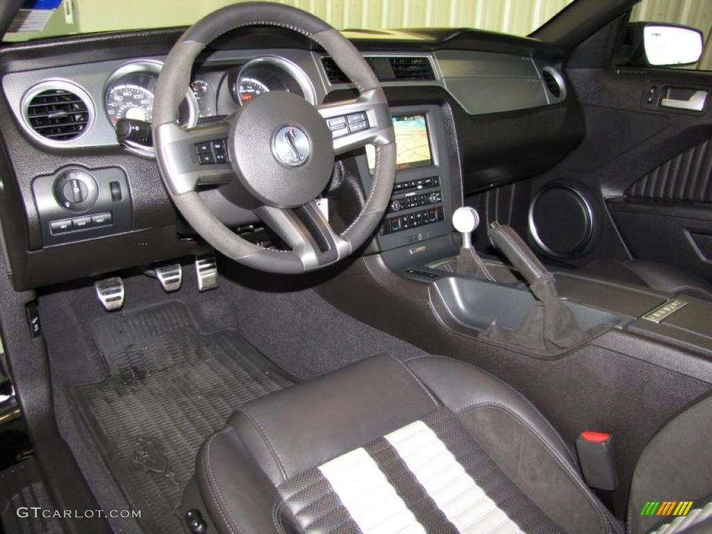 Charcoal Black/White Interior 2010 Ford Mustang Shelby GT500 Coupe Photo #37990553