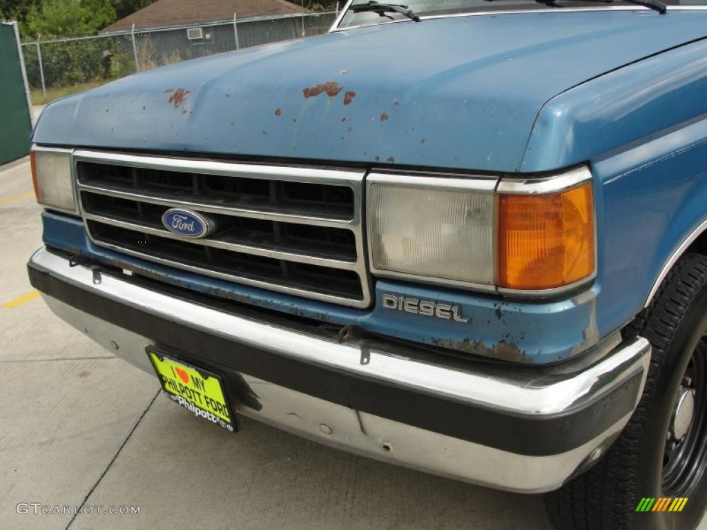 1991 F250 XLT Lariat Regular Cab 4x4 - Bright Regatta Blue Metallic / Dark Charcoal photo #11