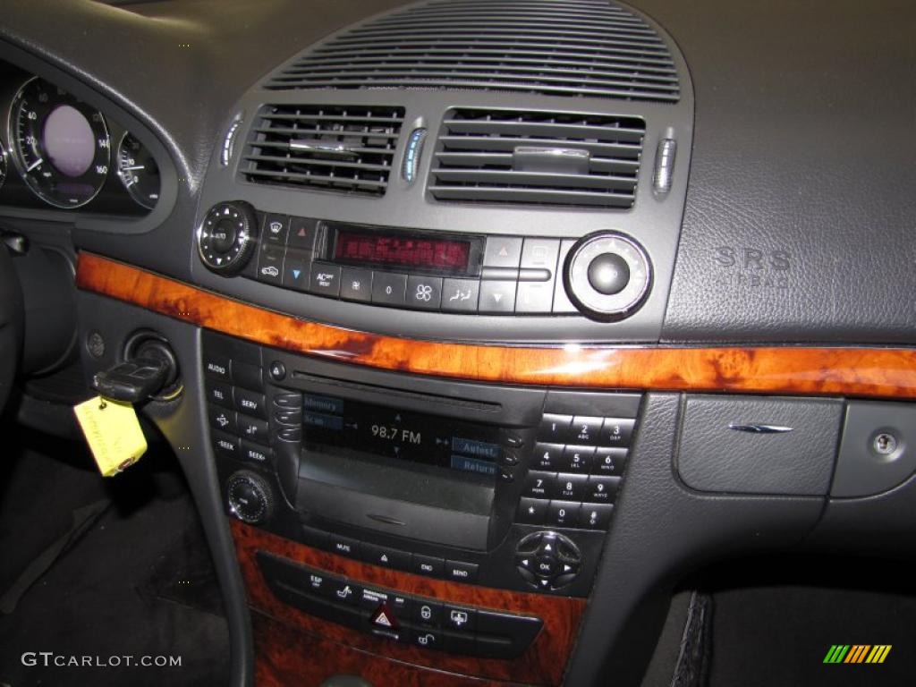 2003 Mercedes-Benz E 500 Sedan Controls Photo #37991437