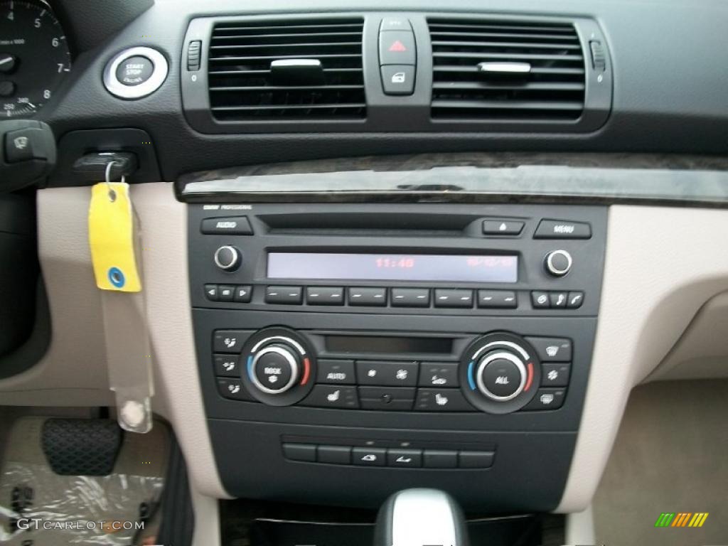 2010 BMW 1 Series 135i Convertible Controls Photo #37991801